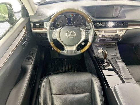 Used 2013 Lexus ES 350 w/ Luxury Pkg FWD image 21
