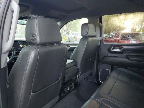 Used 2025 GMC Sierra 1500 SLT RWD image 10