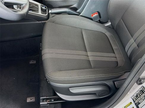 Used 2025 Hyundai Venue SEL FWD image 20