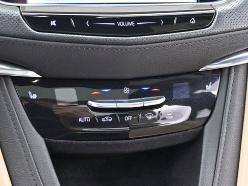 Used 2019 Cadillac XT5 Luxury FWD image 24