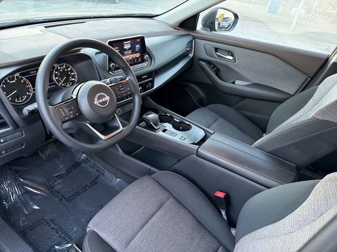 Used 2023 Nissan Rogue SV image 14