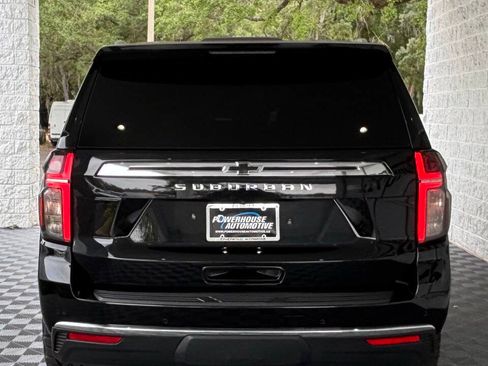 Used 2022 Chevrolet Suburban LT w/ Luxury Package AWD/4WD image 8