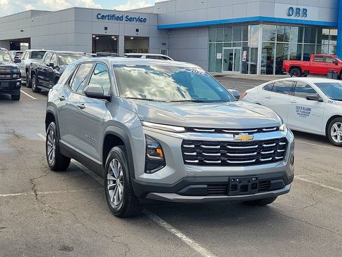 Used 2026 Chevrolet Equinox LT w/ Convenience Package II FWD image 1