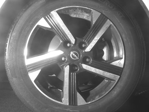 Used 2025 Nissan Sentra SV FWD image 13