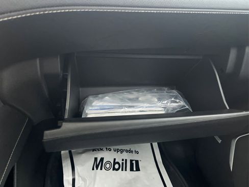 Used 2021 GMC Yukon XL SLT w/ SLT Premium Package image 33