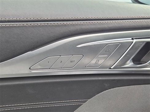 Used 2023 BMW M850i xDrive Convertible image 23