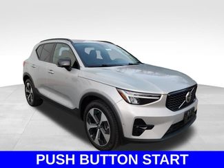 Used 2024 Volvo XC40 B5 Plus video 3
