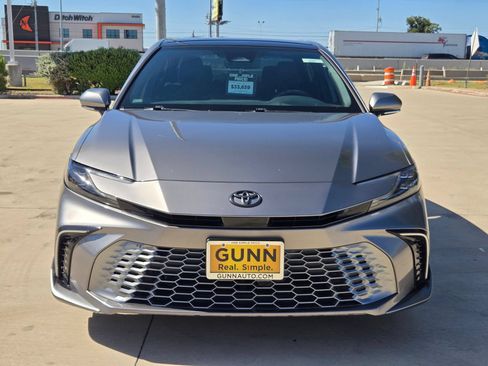 Used 2025 Toyota Camry XSE FWD image 2