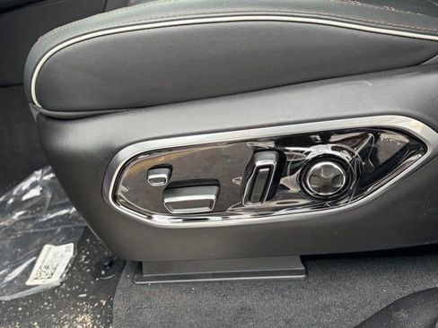 New 2026 Jeep Grand Cherokee Summit AWD/4WD image 16