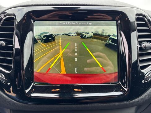 Used 2018 Jeep Compass Limited w/ Navigation Group image 34