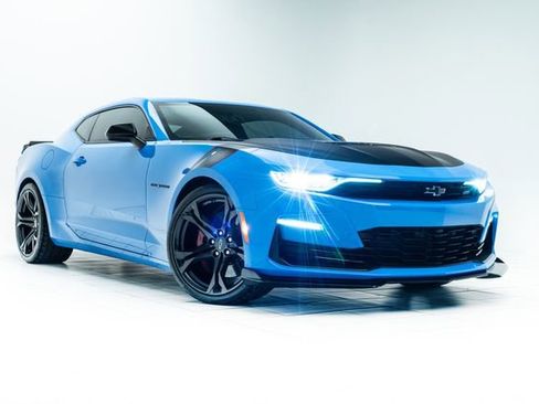 Used 2022 Chevrolet Camaro SS RWD image 5