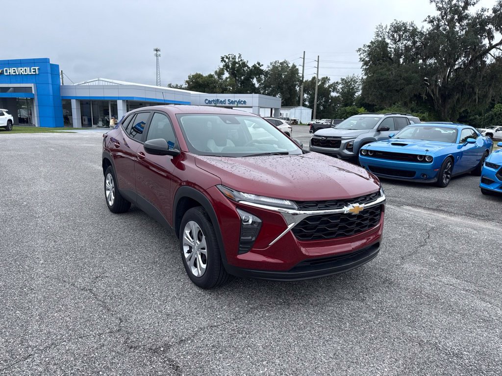 Used 2024 Chevrolet Trax LS FWD image 2