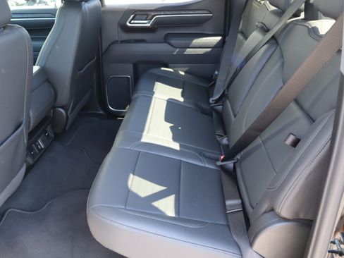 Used 2025 GMC Sierra 1500 SLT AWD/4WD image 30