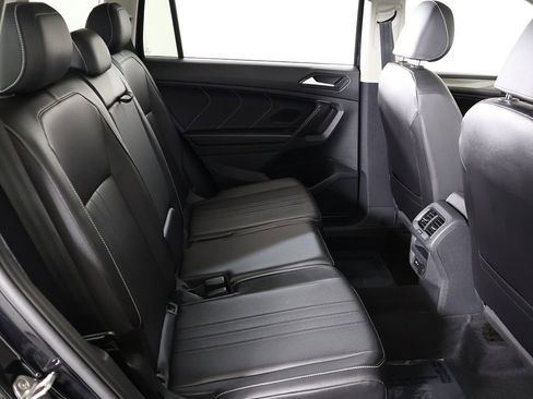 Certified 2024 Volkswagen Tiguan SE w/ Panoramic Sunroof Package AWD/4WD image 36