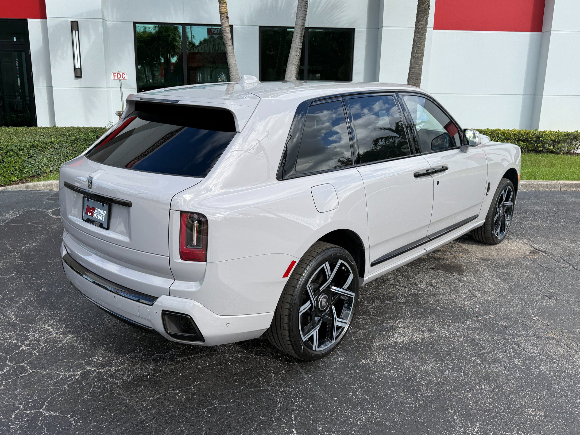 Used 2026 Rolls-Royce Cullinan Black Badge AWD/4WD image 23