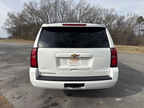 Used 2019 Chevrolet Suburban LT image 6