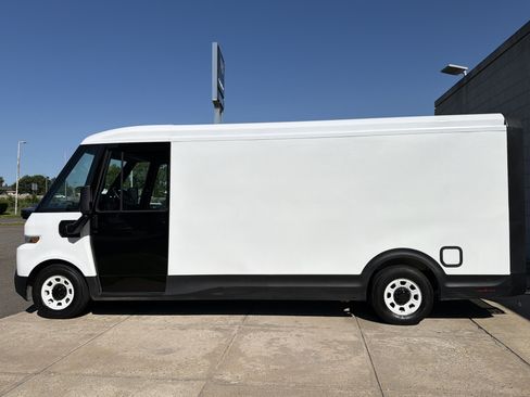Used 2024 Chevrolet Brightdrop 600 w/ Commercial Equipment Package AWD/4WD image 3