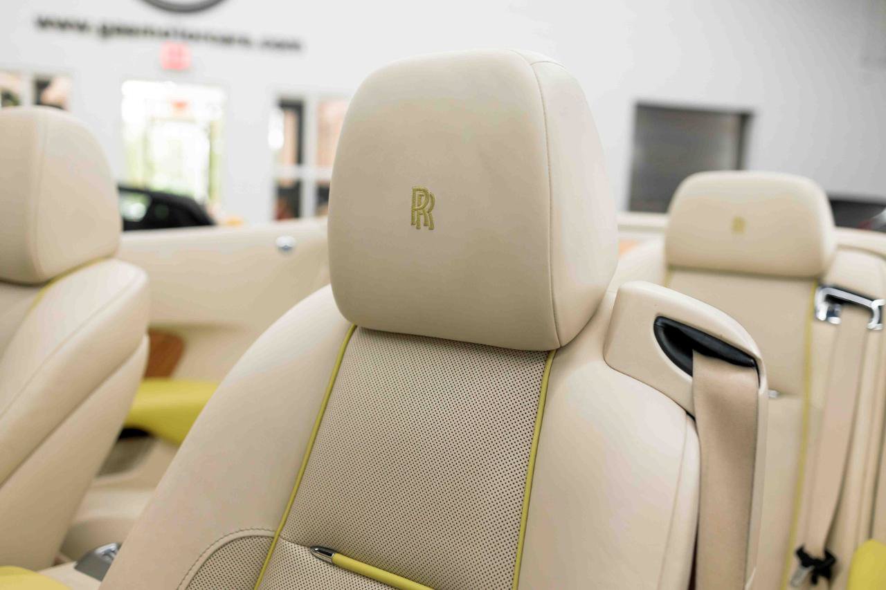 Used 2017 Rolls-Royce Dawn RWD image 93