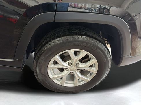 Used 2023 Jeep Grand Cherokee Limited AWD/4WD image 32