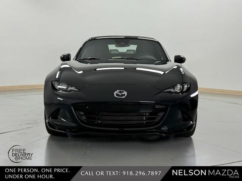 New 2026 MAZDA MX-5 Miata Club w/ Interior Package RWD image 2