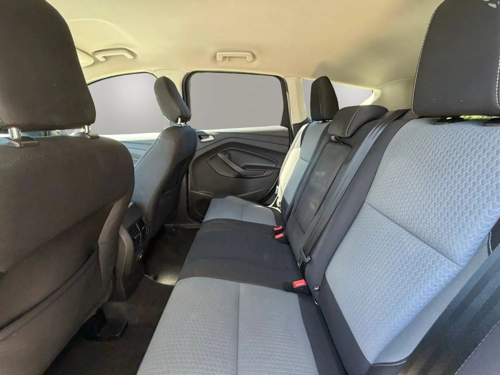Used 2019 Ford Escape SE FWD image 10