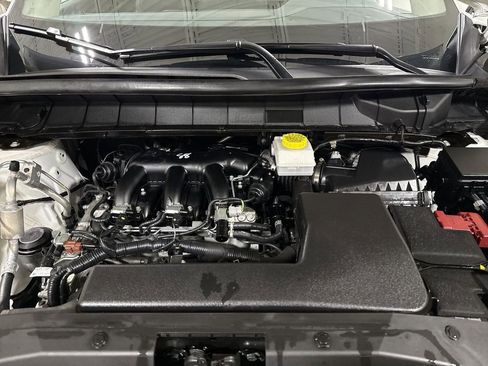 Used 2024 Nissan Pathfinder SV image 24