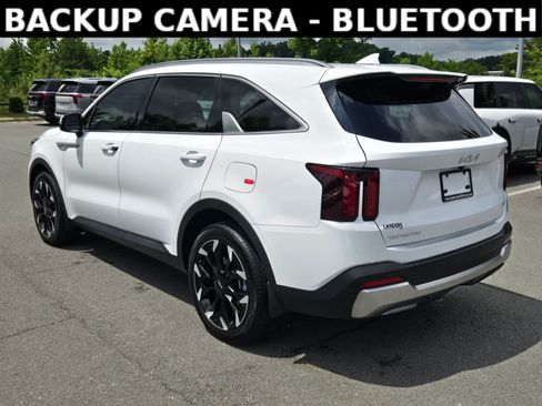 Used 2025 Kia Sorento EX w/ Panoramic Sunroof Package FWD image 5