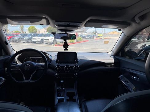 Used 2022 Nissan Sentra SR w/ SR Premium Package FWD image 12