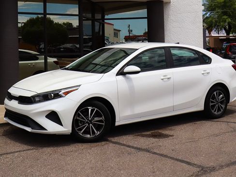 Used 2022 Kia Forte LXS FWD image 3