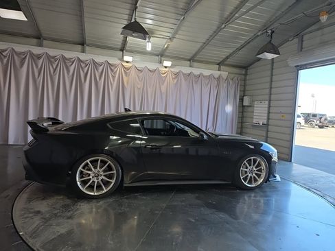 Used 2024 Ford Mustang GT Premium image 8