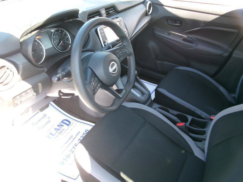 Used 2025 Nissan Versa S FWD image 4