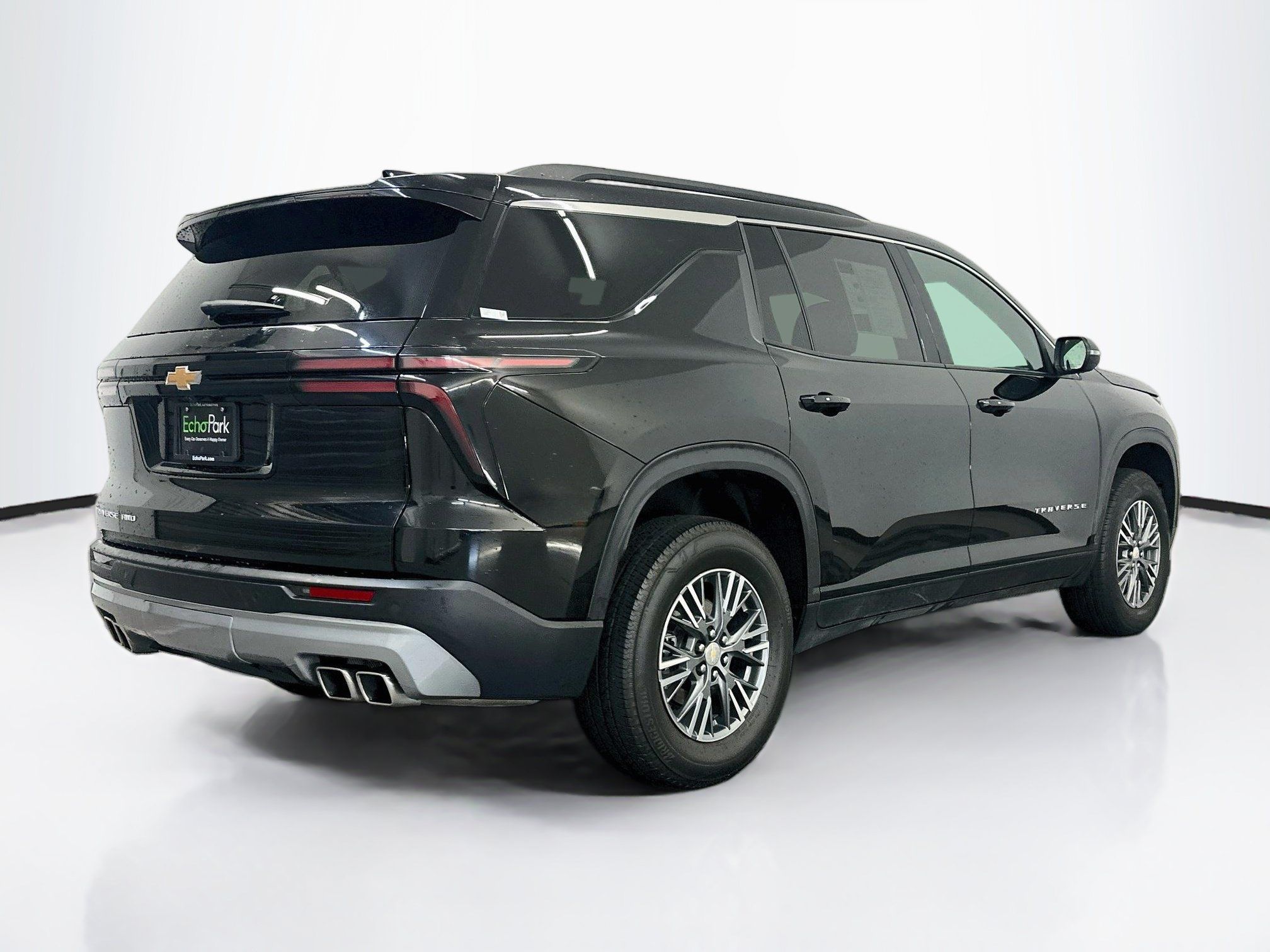 Used 2025 Chevrolet Traverse LT AWD/4WD image 9