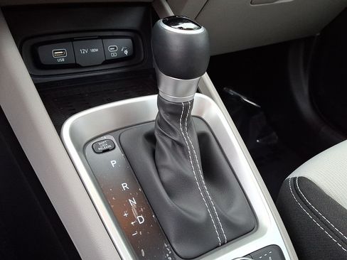 Used 2026 Hyundai Venue SEL FWD image 16