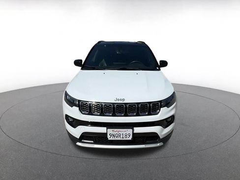 Used 2025 Jeep Compass Limited AWD/4WD image 4