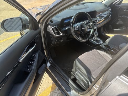 Used 2024 Kia Seltos S AWD/4WD image 10