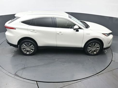 Certified 2021 Toyota Venza XLE image 47