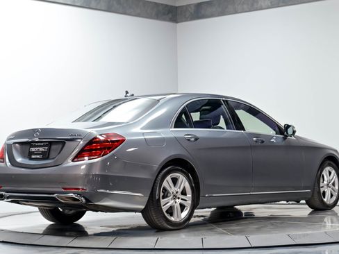 Used 2019 Mercedes-Benz S 560 4MATIC Sedan w/ Premium Package image 16