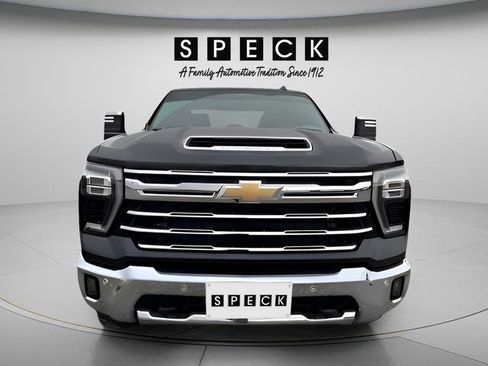 Used 2024 Chevrolet Silverado 3500 LTZ image 8
