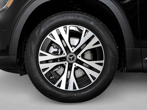 New 2026 Mercedes-Benz GLB 250 4MATIC image 7