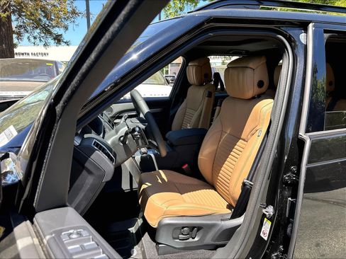 New 2026 Land Rover Discovery Dynamic SE AWD/4WD image 11