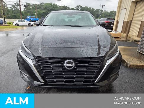 Used 2025 Nissan Altima 2.5 SV FWD image 19