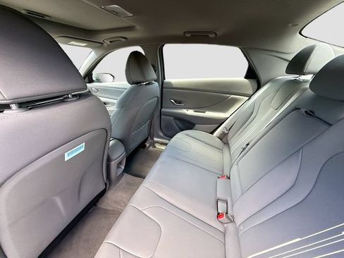 Certified 2025 Hyundai Elantra SEL FWD image 23