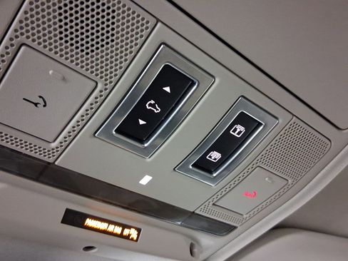 Used 2021 Land Rover Defender 90 S image 14