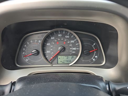 Used 2013 Toyota RAV4 XLE image 18