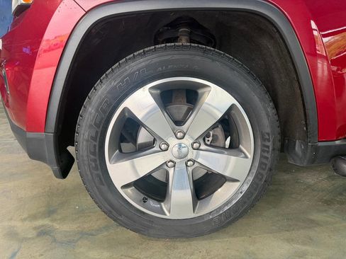 Used 2015 Jeep Grand Cherokee Limited w/ Luxury Group II AWD/4WD image 21
