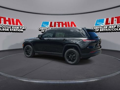 New 2026 Jeep Grand Cherokee Altitude RWD image 6