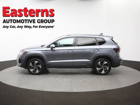 Used 2025 Volkswagen Taos SE AWD/4WD image 58