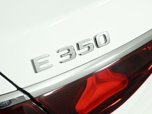 Used 2025 Mercedes-Benz E 350 Sedan image 26
