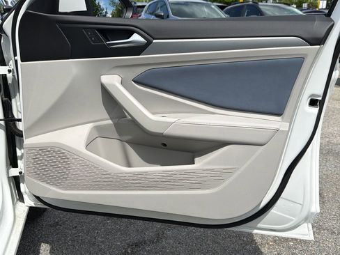 New 2026 Volkswagen Jetta SE image 5