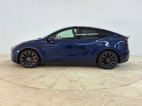 Used 2022 Tesla Model Y Performance AWD/4WD image 2